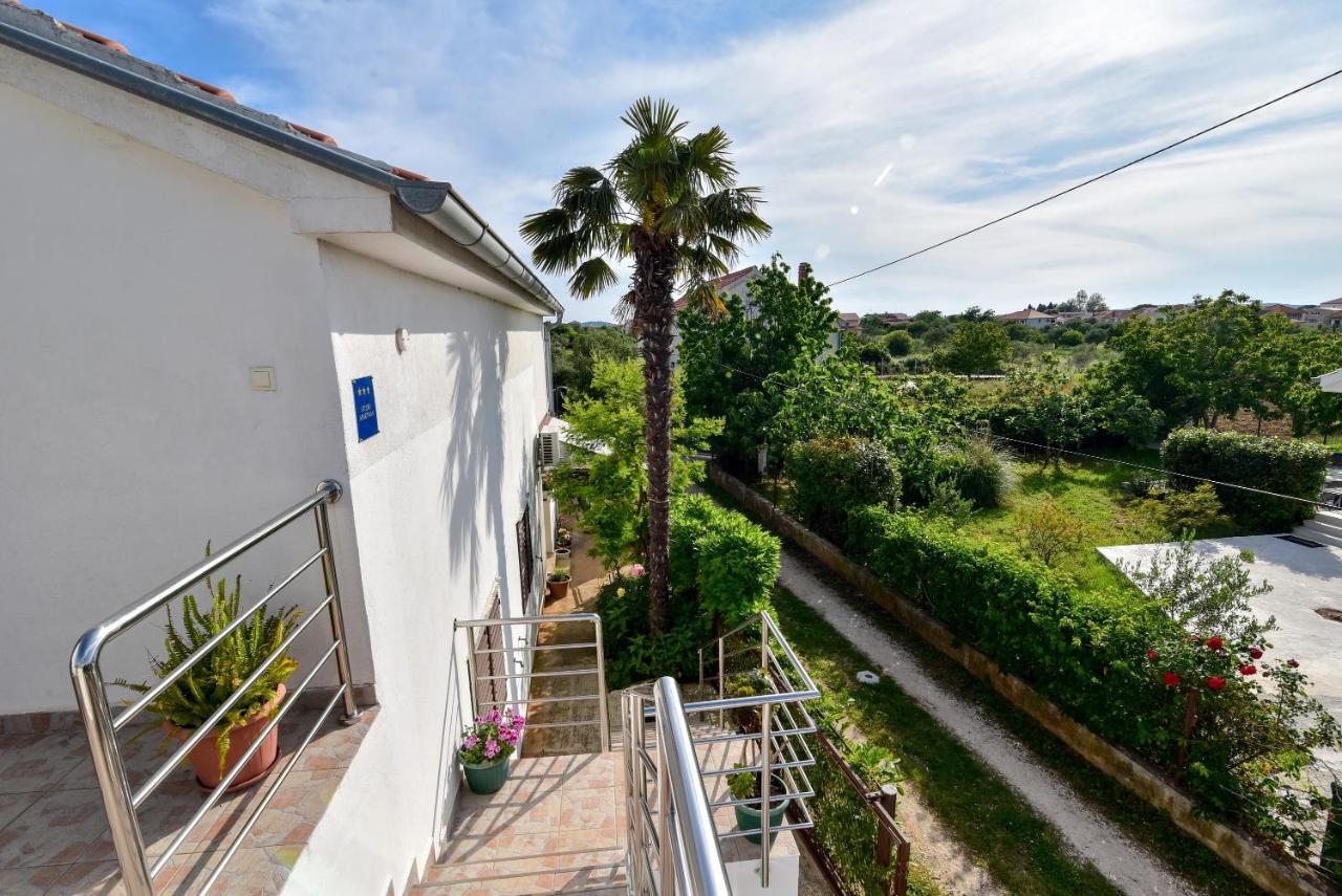 Nena Apartman Sukošan Kültér fotó
